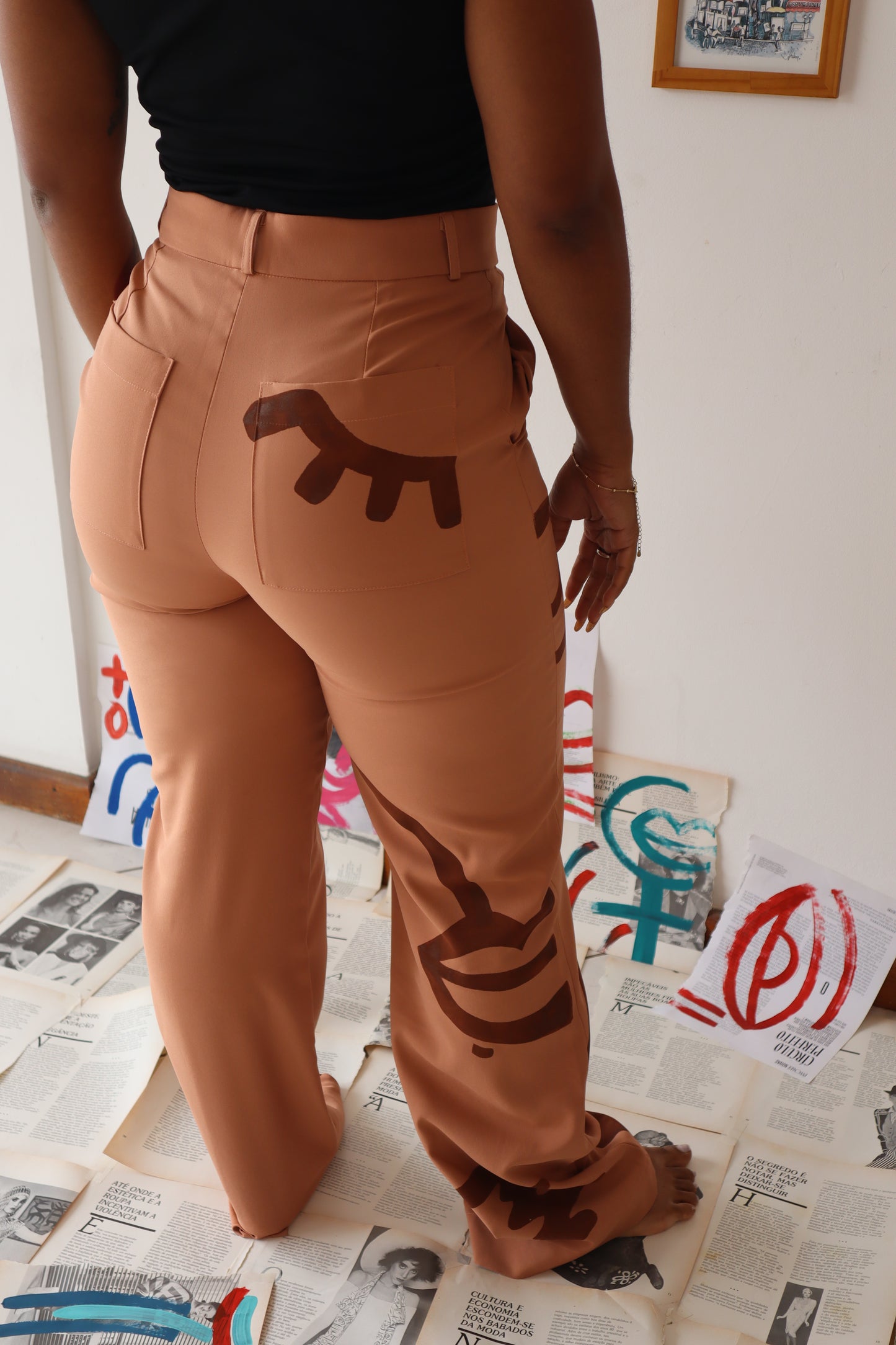 Calça alfaiataria pintada a mão - marrom