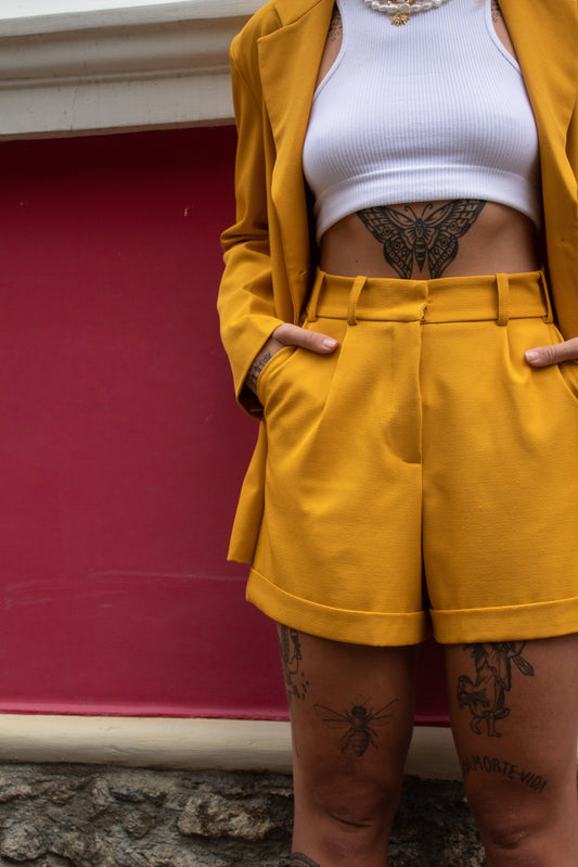 Bermuda alfaiataria amarelo mostarda
